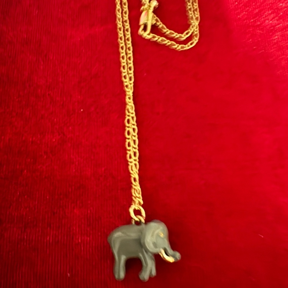 J. Crew Gray Gold Tone Lucky Elephant Pendant Necklace 13” Long - Picture 4 of 7